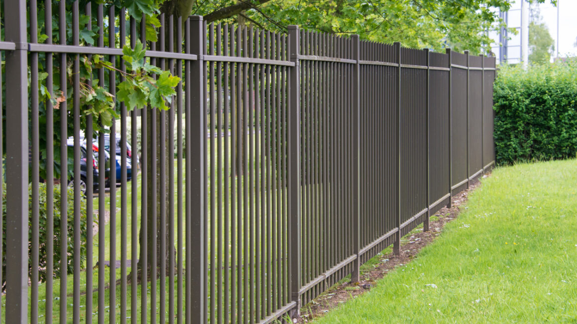 Metal industrial security fencing